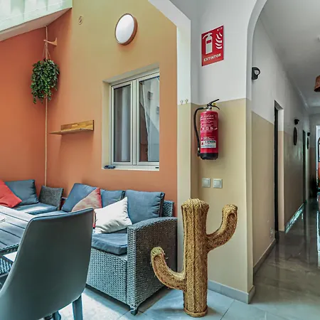 Urban San Roque With Solarium 度假居