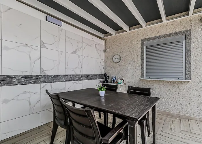 Urban San Roque With Solarium